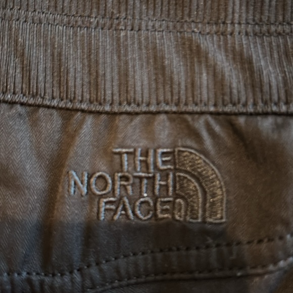 Waterproof North Face Light Wind Pants. - Picture 2 of 2